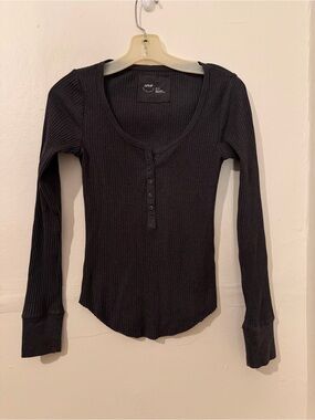aerie Dark Gray Ribbed Henley Long Sleeve Top with Scoop Neck